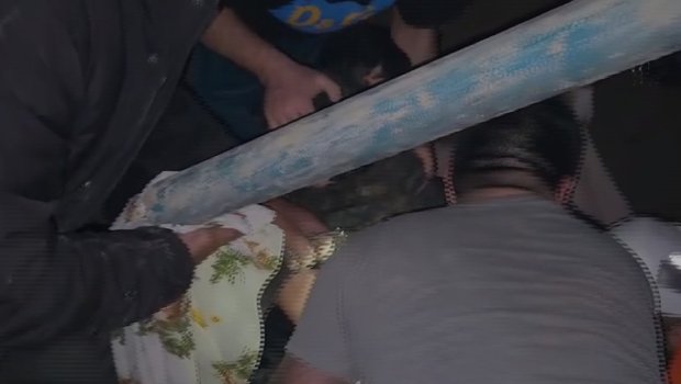 Sabunçuda fərdi ev çökdü: Dağıntı altında qalan qadın xilas edildi - VİDEO