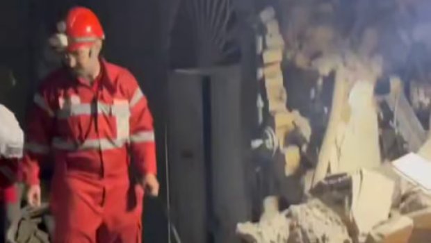 Tehrandakı sinaqoqa da zərbə endirildi &ndash; VİDEO