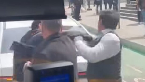 Bakıda taksi və avtobus sürücüləri arasında insident &ndash; ANBAAN VİDEO