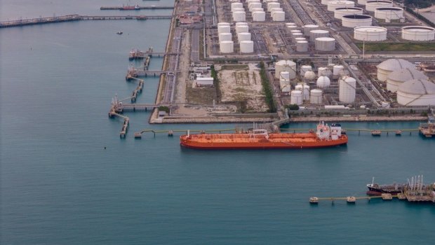 Neftin qiyməti 150 dollara yaxın rekord həddə ÇATDI