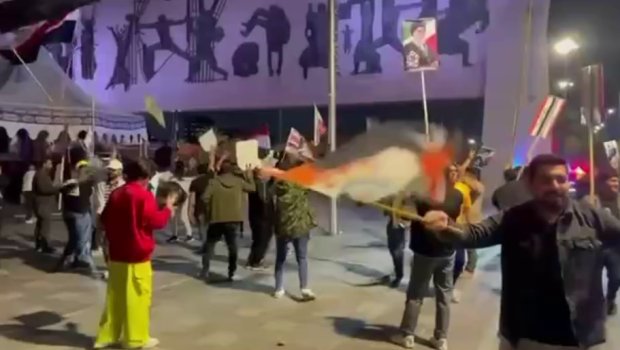 İran xalqı qələbəni qeyd etmək üçün küçələrə axışdı &ndash; VİDEO