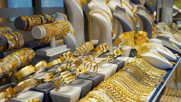 Qızılın qiyməti 4 800 dolları ÖTDÜ