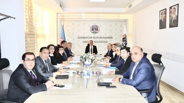 Bir vəkil kollegiyadan çıxarıldı, digəri cərimələndi