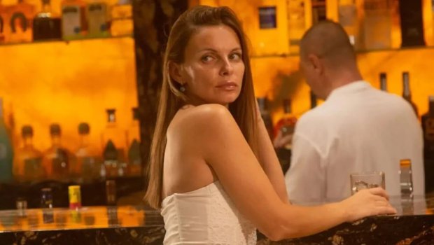 Fəxri konsul açıq-saçıq görüntülərinə görə GERİ ÇAĞIRILDI &ndash; FOTO