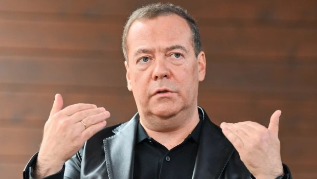 Medvedevdən SENSASİON AÇIQLAMA: İran &ldquo;nüvə silahını&rdquo; sınaqdan keçirib