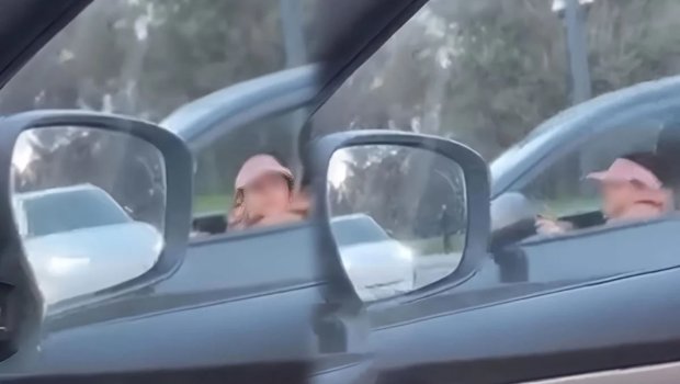 Bakıda azyaşlının maşın sürməyi təhlükə yaratdı - VİDEO