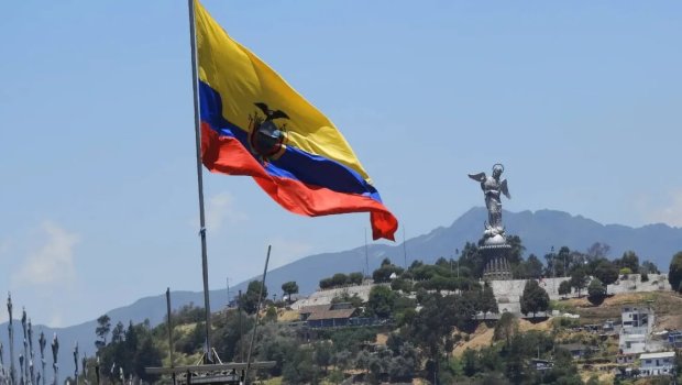 Ekvador Kolumbiyadakı səfirini müvəqqəti olaraq geri çağırır