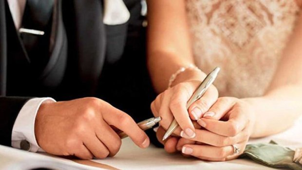 Kişi qadının soyadını götürəndə niyə qınanır? &ndash; Ailələrin ad üzərindən GÜC GÖSTƏRİŞİ