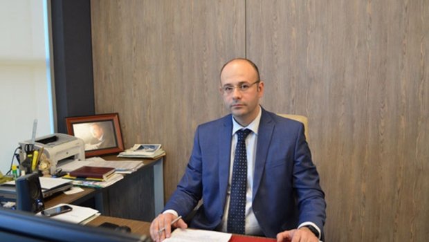 Yeni sədr işdən çıxardığı rəisin əvəzinə onu TƏYİN ETDİ