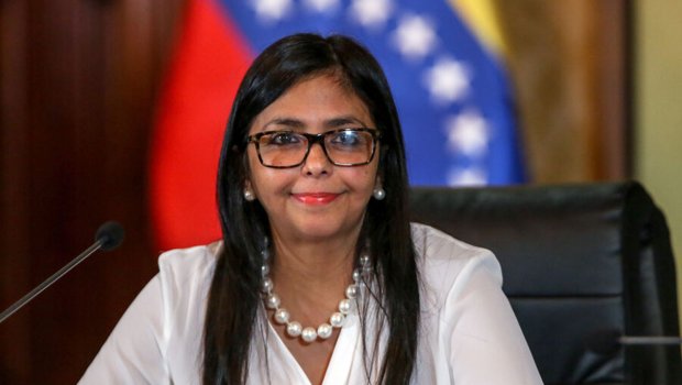 Dövlət başçısı kimi ilk xarici səfərini etdi