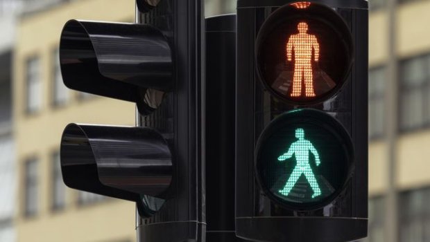 Hansı yollarda qırmızı işıqda keçmək olar? - VİDEO