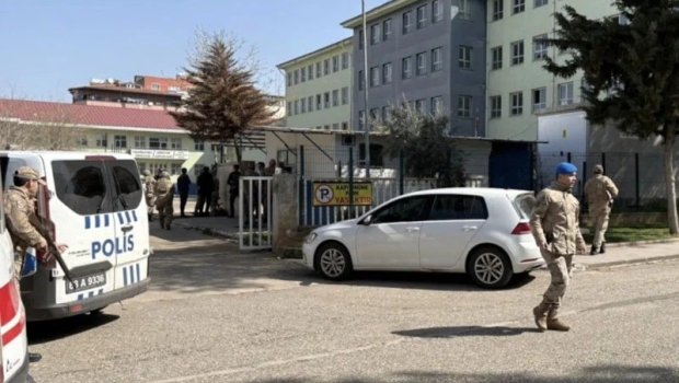 Türkiyədə liseyə HÜCUM: 4 nəfər vəzifəsindən uzaqlaşdırılıb