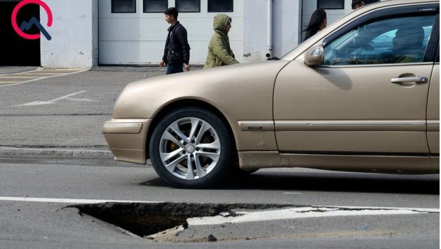 Əhməd Rəcəbli küçəsində yol çökdü &ndash; FOTO