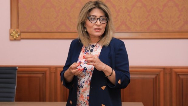 Xəbər aparıcılarını tənqid etdi - FOTO