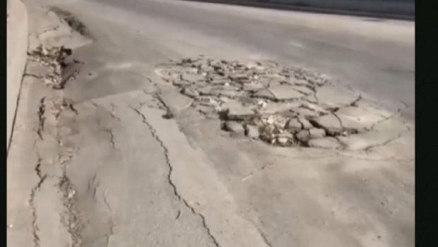 ​​​Sabunçu körpüsündə yol çökdü - VİDEO