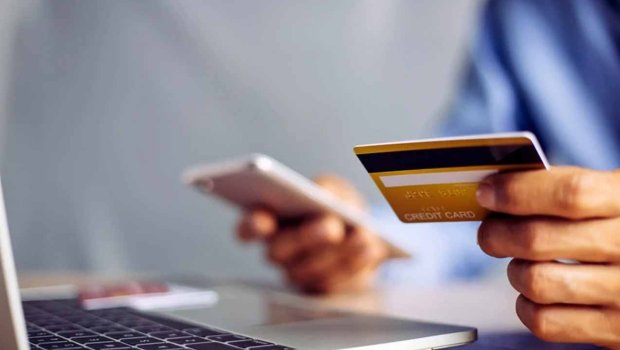 Özünü bank əməkdaşı kimi təqdim edib kartdan pul OĞURLADI