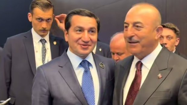 Hikmət Hacıyev və Mövlud Çavuşoğlu arasında səmimi dialoq &ndash; VİDEO