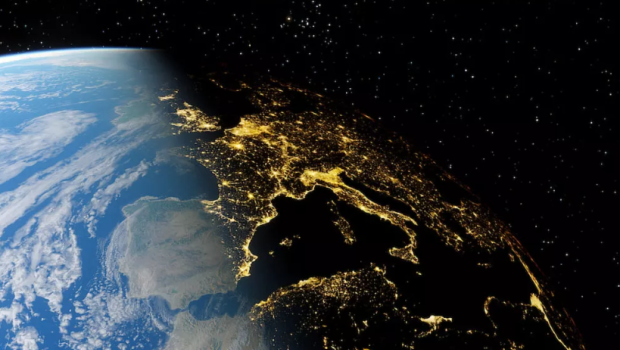 Yer kürəsi ildən-ilə daha işıqlı olur