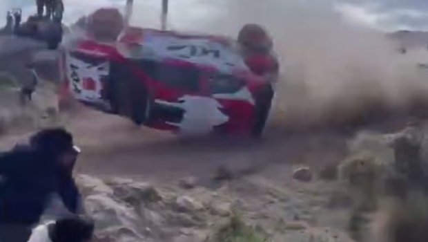 Avtomobil yarışında FACİƏ &ndash; Maşın azarkeşlərin üzərinə düşdü &ndash; ANBAAN VİDEO
