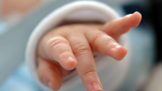 Bakıda körpə yüksək hərarətdən dünyasını dəyişdi