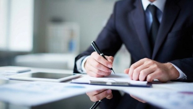 Xüsusi icra məmuru olmaq istəyənlərin NƏZƏRİNƏ!