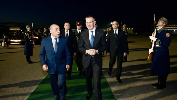 Latviya Prezidenti Azərbaycana rəsmi səfərə gəlib