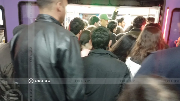 Səhər saatlarında Bakı metrosunda SIXLIQ - FOTO