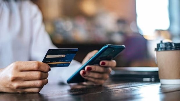 Bu bank kartları arasında pul köçürmələrində KOMİSSİYA TUTULMUR