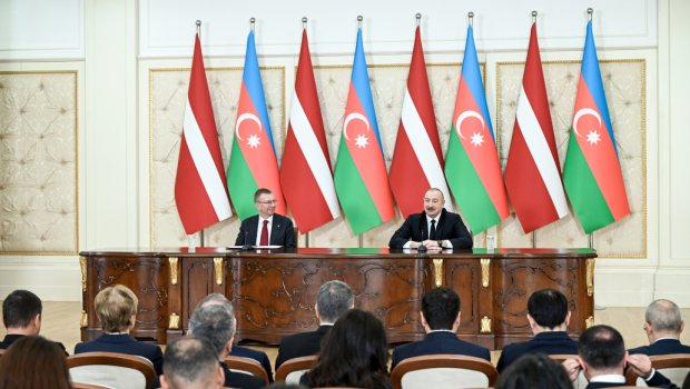 İlham Əliyev və Edqars Rinkeviçs mətbuata bəyanatlarla çıxış ediblər - FOTO
