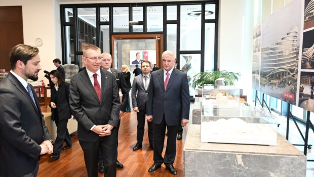 Latviya Prezidenti &ldquo;Bakı Ağ Şəhər&rdquo;də - FOTO