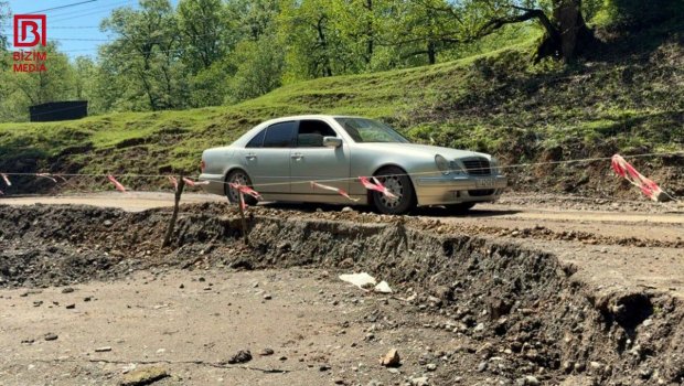 Lənkəranda torpaq sürüşməsi yolu yararsız vəziyyətə saldı - FOTO