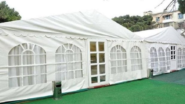 Dostunun yasında vəfat etdi