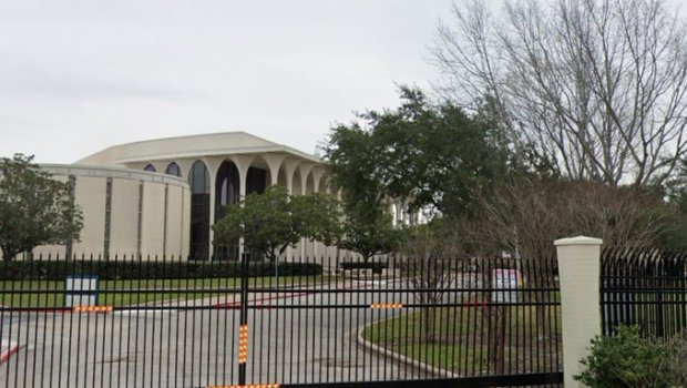 ABŞ-da sinaqoqa hücum etmək istəyən 18 yaşlı qız SAXLANILDI &ndash; FOTO