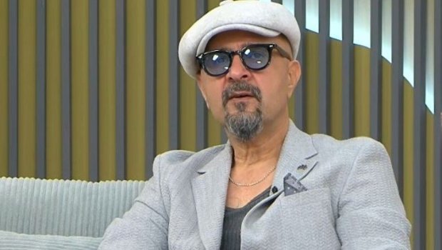 "Mənə belə sual verməyin, anam baxır" - VİDEO