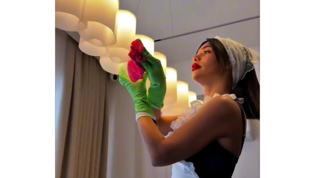 Azərbaycanlı müğənni yeni evində işgüzarlığını NÜMAYİŞ ETDİRDİ - VİDEO