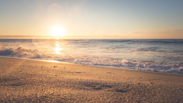 Sahildə ev tikənlərə XƏBƏRDARLIQ: "Xəzərin məkanına girmək olmaz" - VİDEO