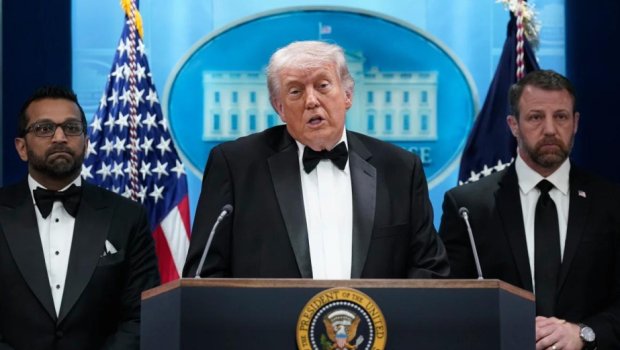 Tramp: &ldquo;İnsident törədən şəxs bir neçə silahla silahlanıbmış&rdquo;