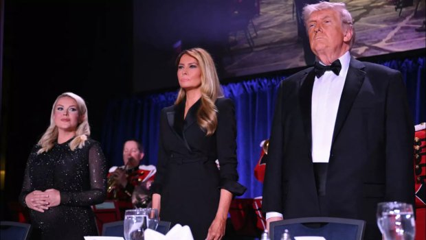 Tramp rəsmi şam yeməyindən təxliyə olundu: Oteldə atəş açan şəxs saxlanıldı - VİDEO