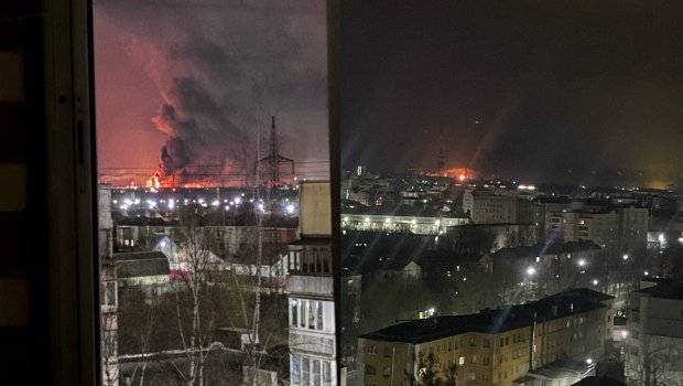 Rusiyada Yaroslavl neft emalı zavoduna PUA hücumu - VİDEO