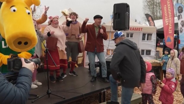 Estoniyada &ldquo;donuz ciyiltisi&rdquo; üzrə çempionat keçirildi - VİDEO
