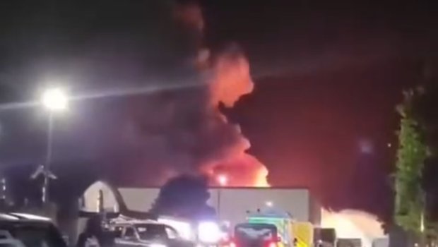 ABŞ hərbi təyyarələrinin yerləşdiyi aviabazada güclü yanğın oldu - VIDEO