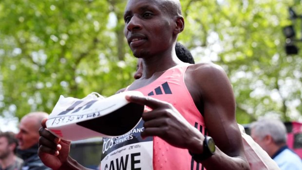 Keniyalı atletdən yeni dünya REKORDU