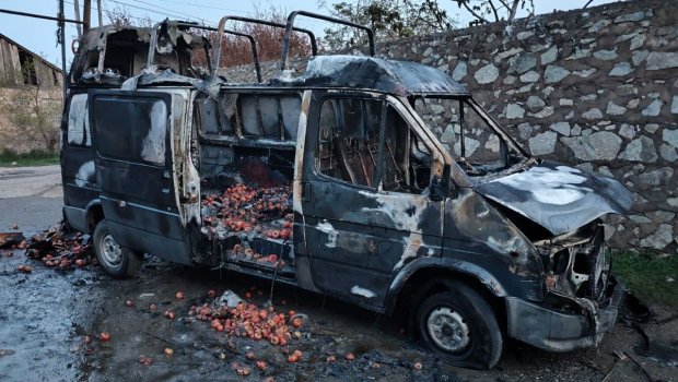 Gəncədə &ldquo;QAZel&rdquo; yandı, sürücü xəsarət aldı - FOTO/VİDEO