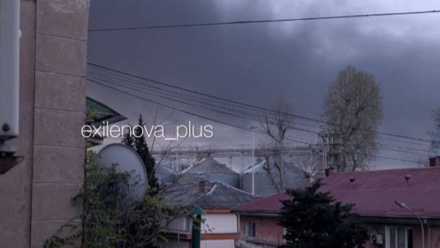 Ukrayna növbəti dəfə Tuapsedə neft emalı zavoduna zərbə endirdi: Rezervuarlar yanır &ndash; VİDEO