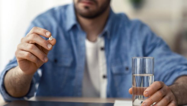 Həkim resepti olmadan ağrıkəsici qəbul edənlərə XƏBƏRDARLIQ