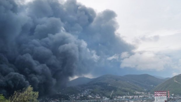 Putin FHN rəhbərini Tuapseyə göndərdi - Neft anbarları yanır - VİDEO