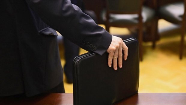 Diplomatların şəxsi baqajları gömrük baxışından keçiriləcək