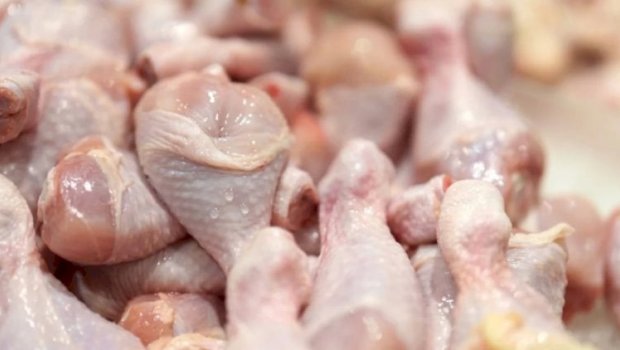 Toyuq paketlərindəki gizli TƏHLÜKƏ - VİDEO