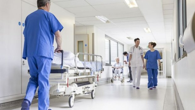 Tovuzda avtomobil tikiliyə çırpıldı: 3 nəfər xəsarət aldı