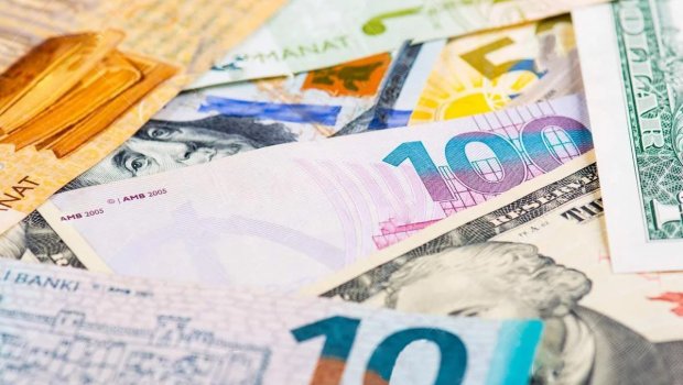 YENİ MƏZƏNNƏ: Avro və rus rublu ucuzlaşdı - FOTO